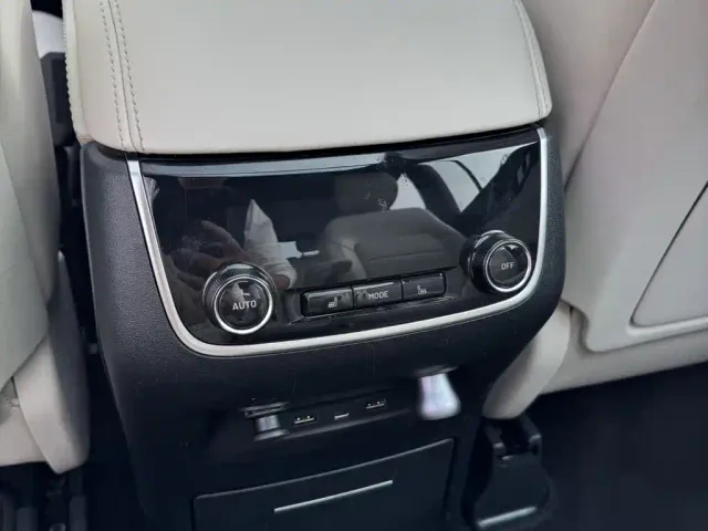 Li Auto ONE — Фото автомобиля 10