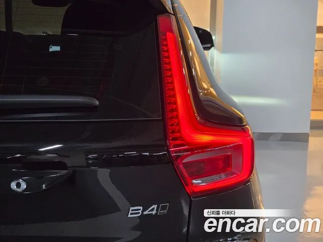 Volvo XC40 — Фото автомобиля 18