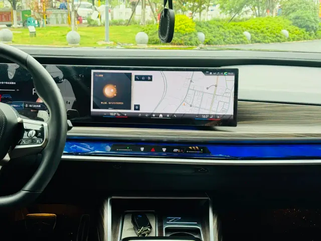 BMW 7 Series — Фото автомобиля 22