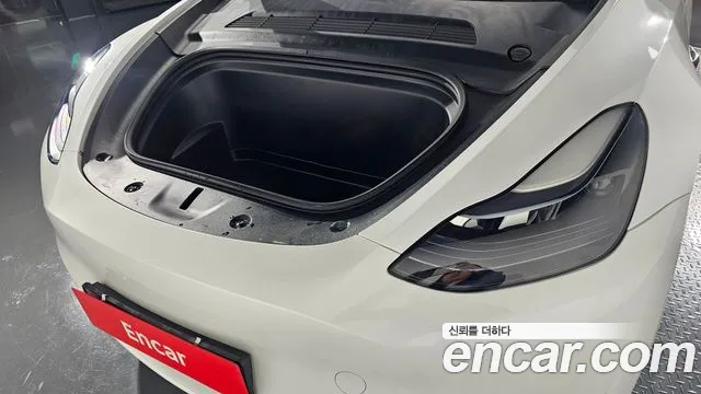 Tesla Model Y — Фото автомобиля 9