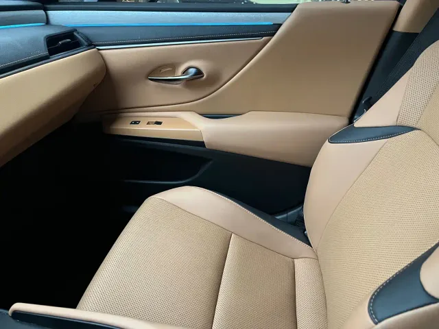 Lexus ES — Фото автомобиля 17