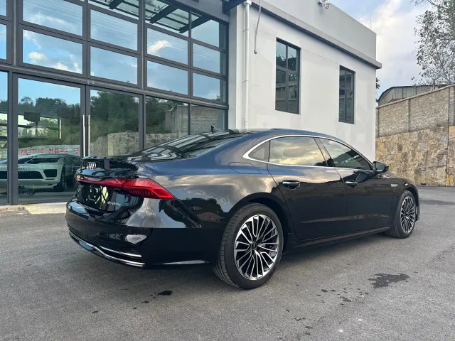 Audi A7L — Фото автомобиля 9
