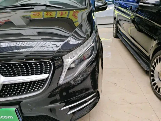 Mercedes-Benz V-Class — Фото автомобиля 17