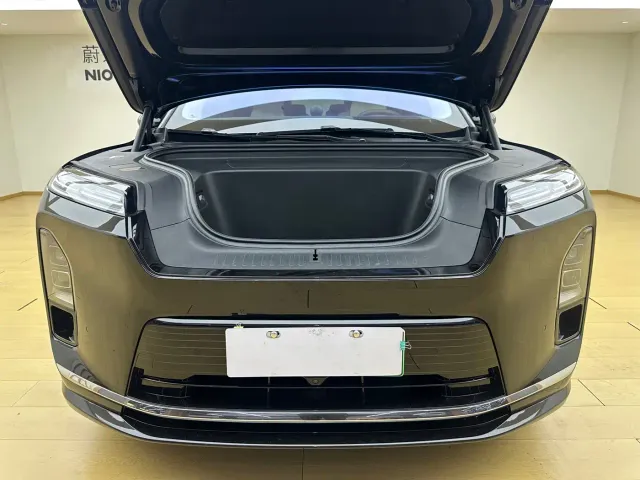 Nio ES8 — Фото автомобиля 21