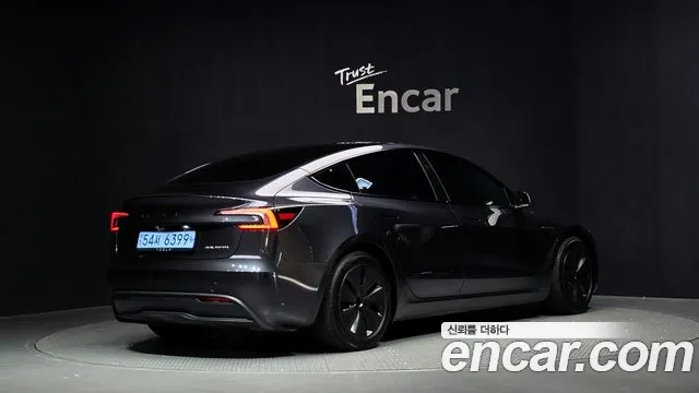 Tesla Model 3 — Фото автомобиля 2