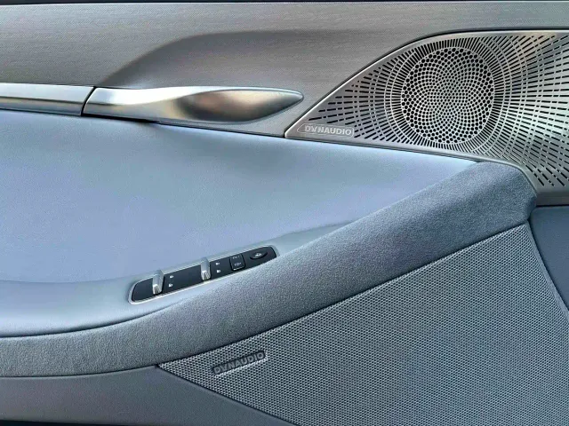 Voyah Auto VOYAH Zhuiguang 2023 4WD Flagship Edition — Фото автомобиля 14