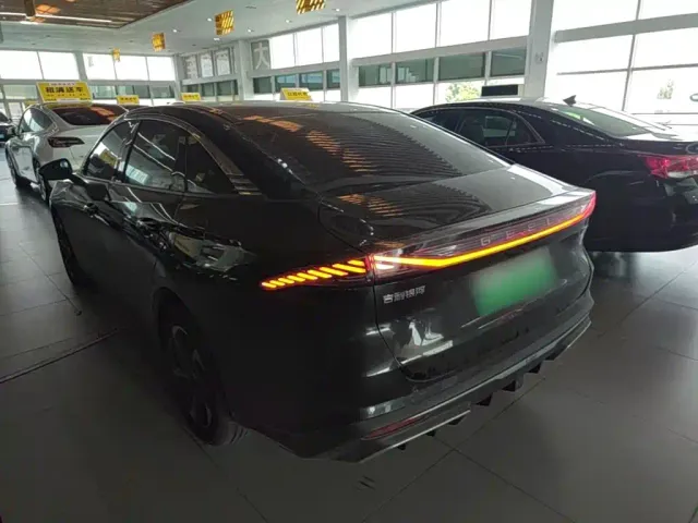 Geely Galaxy L6 — Фото автомобиля 4