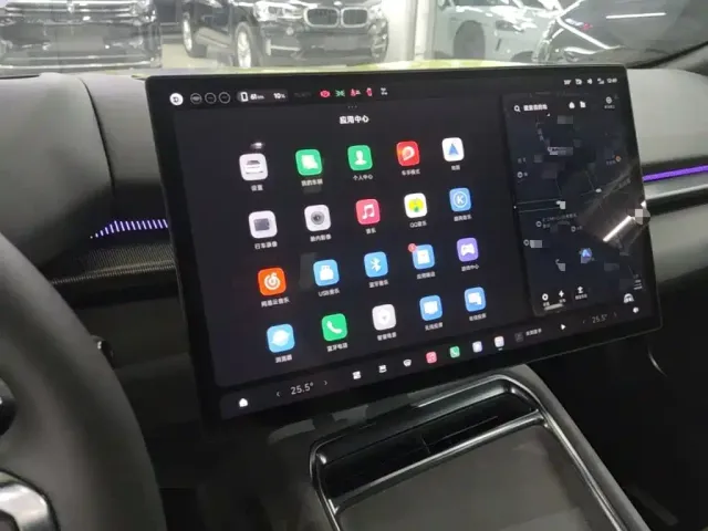 XPeng XPeng P7 2025 Base Model — Фото автомобиля 12