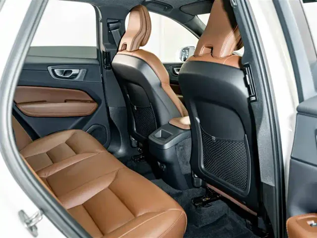 Volvo XC60 — Фото автомобиля 21