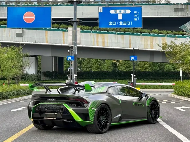 Lamborghini Huracan — Фото автомобиля 7