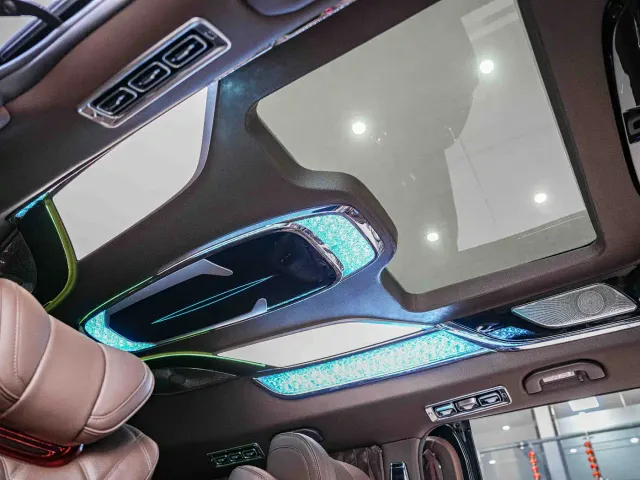 Mercedes-Benz V-Class — Фото автомобиля 8