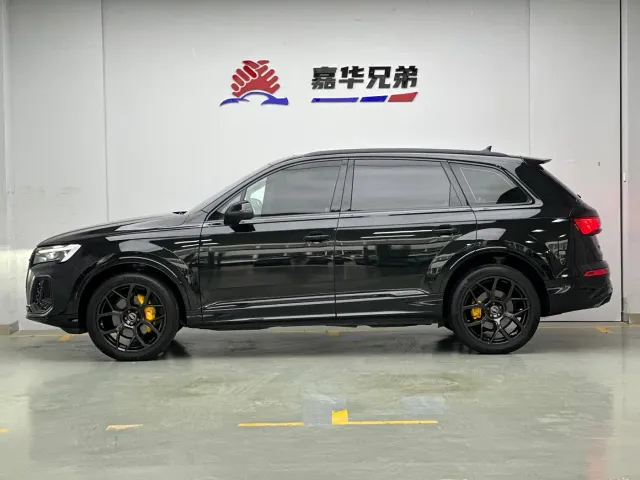 Audi Q7 — Фото автомобиля 8