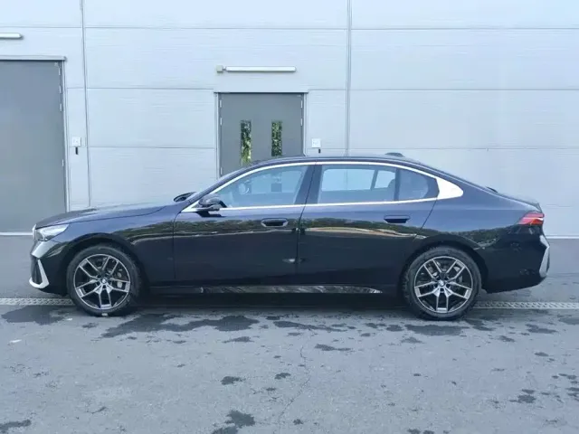 BMW 5 Series — Фото автомобиля 2