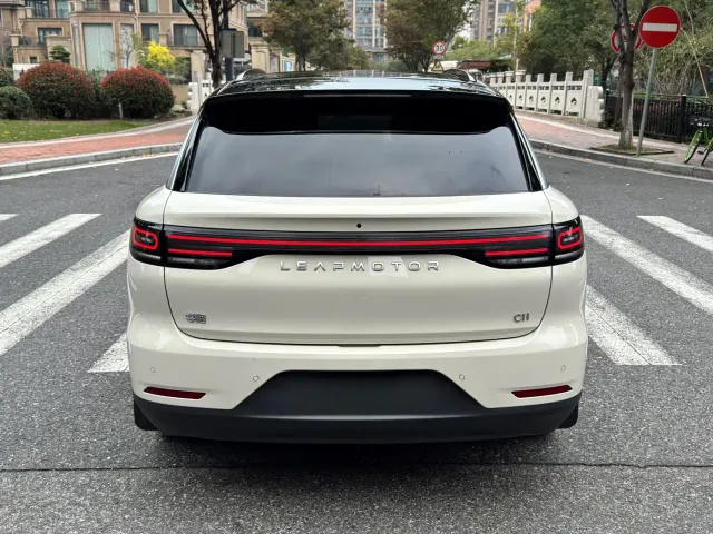 Leapmotor C11 — Фото автомобиля 5