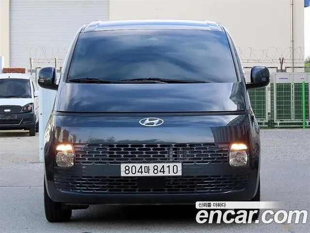 Фотография автомобиля — Hyundai Staria