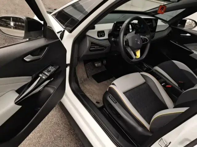 Volkswagen ID.3 — Фото автомобиля 15