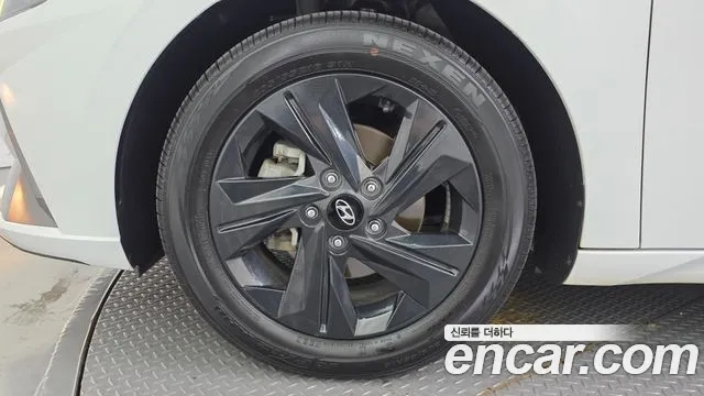 Hyundai Avante CN7 — Фото автомобиля 5