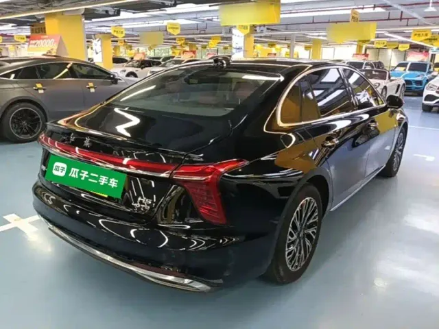 Hongqi H5 — Фото автомобиля 6