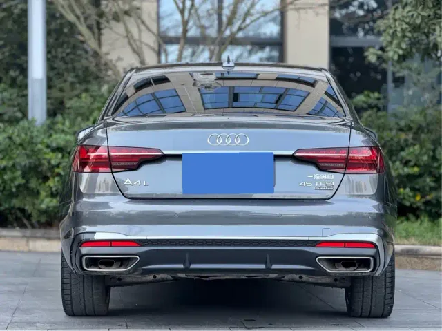 Audi A4L — Фото автомобиля 9