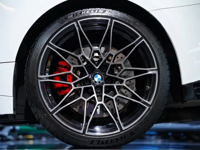 BMW M4 — Фото автомобиля 4