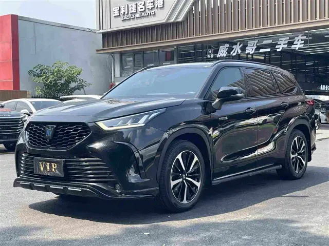 Фотография автомобиля — Toyota Crown Kluger
