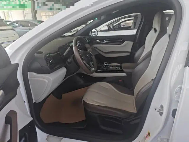 BYD Qin PLUS — Фото автомобиля 15