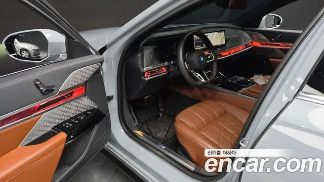 BMW i7 — Фото автомобиля 9