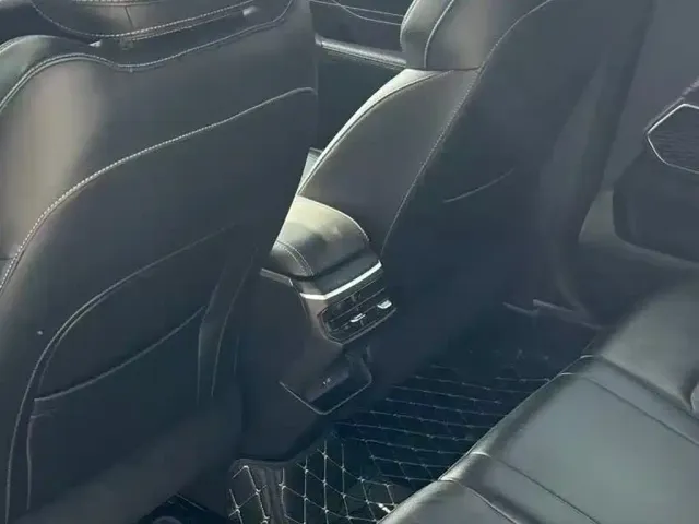 Geely Emgrand — Фото автомобиля 11