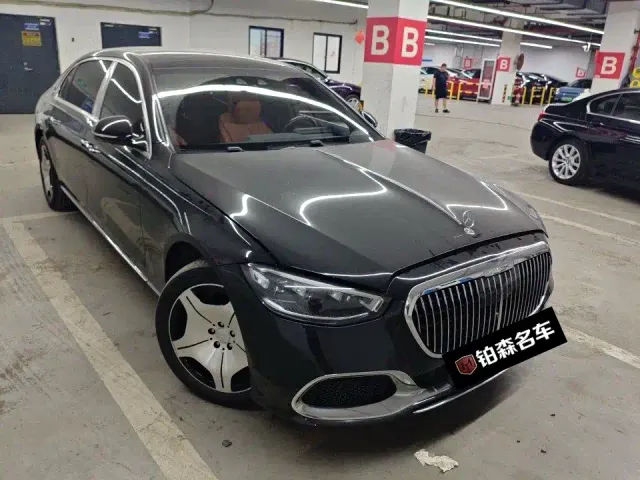 Фотография автомобиля — Mercedes-Benz Maybach S-Class