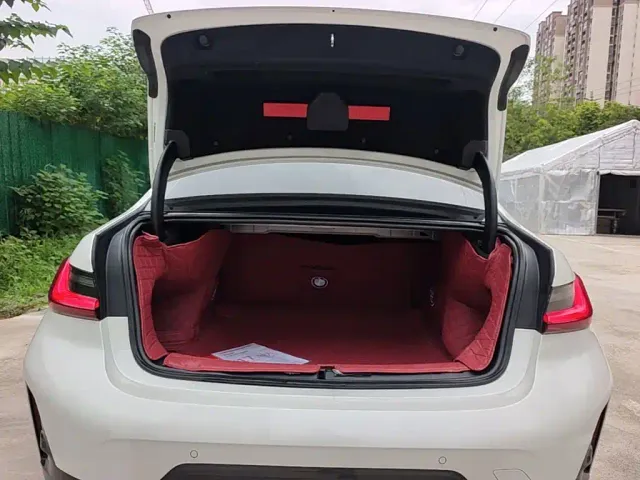 BMW 3 Series — Фото автомобиля 18