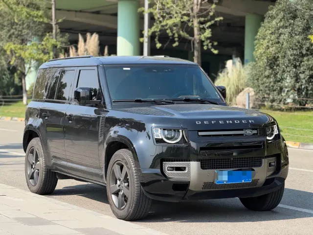 Land Rover Defender — Фото автомобиля 3