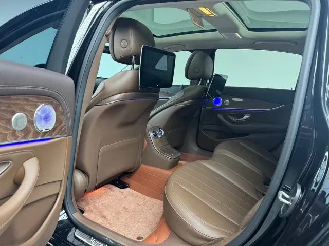 Mercedes-Benz E-Class — Фото автомобиля 9