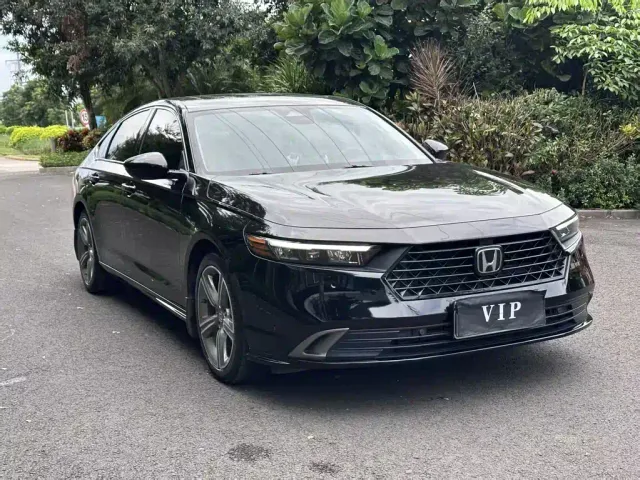Honda Accord — Фото автомобиля 3