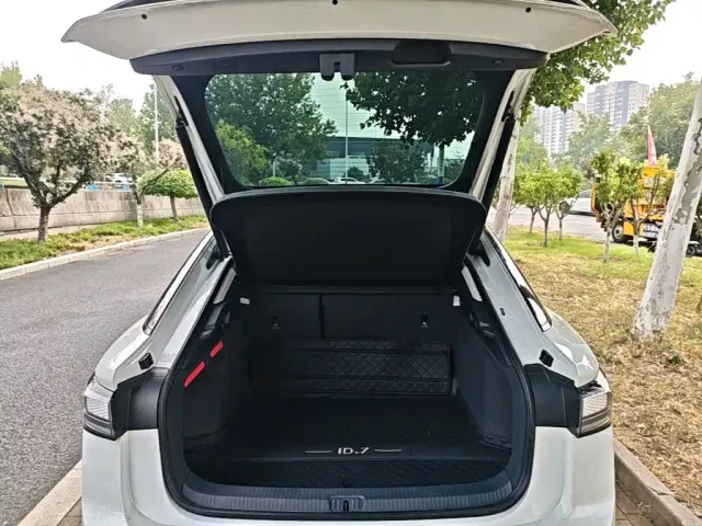 Volkswagen ID.7 Vizzion — Фото автомобиля 18