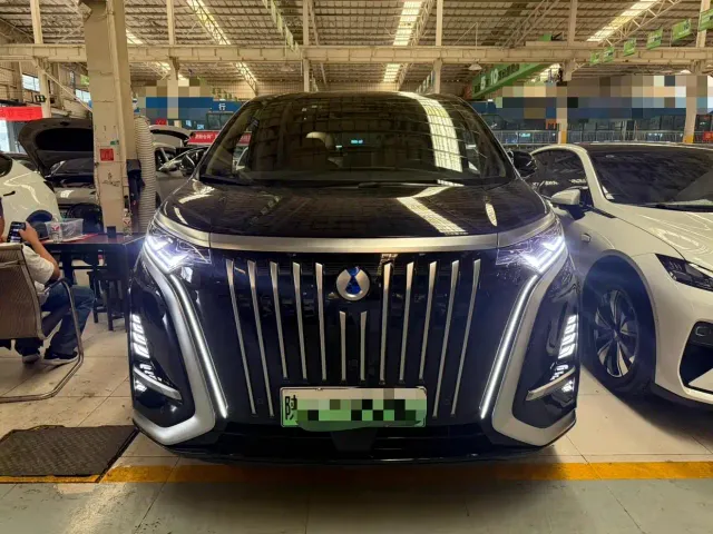 Denza Denza D9 2025 EV Smart Driving Edition 620 Flagship — Фото автомобиля 2