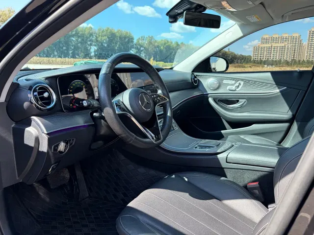 Mercedes-Benz E-Class — Фото автомобиля 7