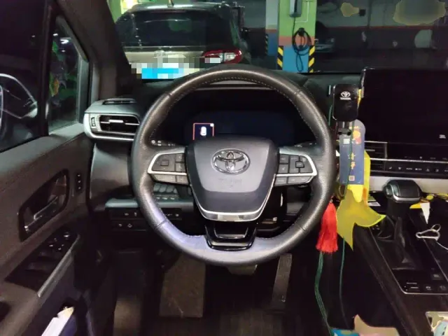 Toyota Granvia — Фото автомобиля 2