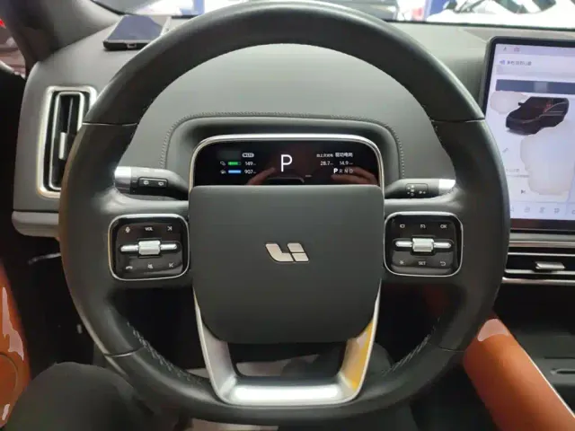 Li Auto L8 — Фото автомобиля 6