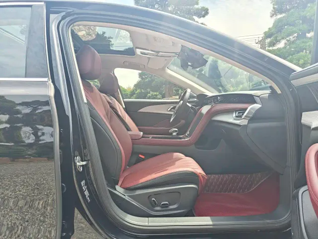 Hongqi H5 — Фото автомобиля 7