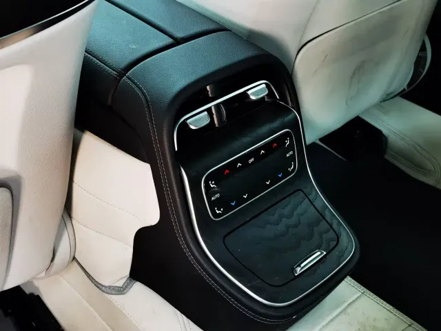 Mercedes-Benz E-Class — Фото автомобиля 13