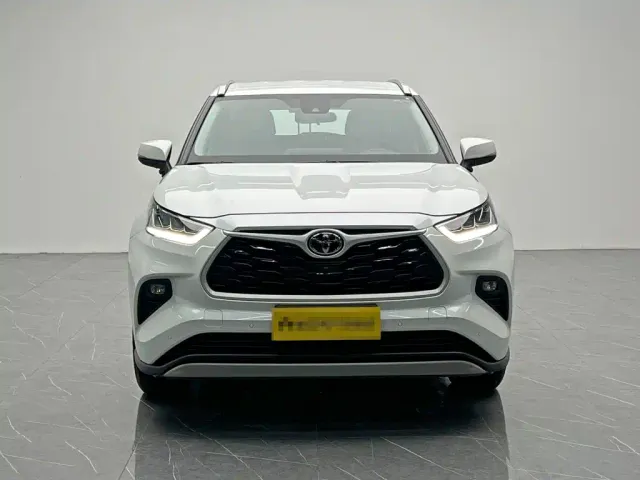 Toyota Highlander — Фото автомобиля 2