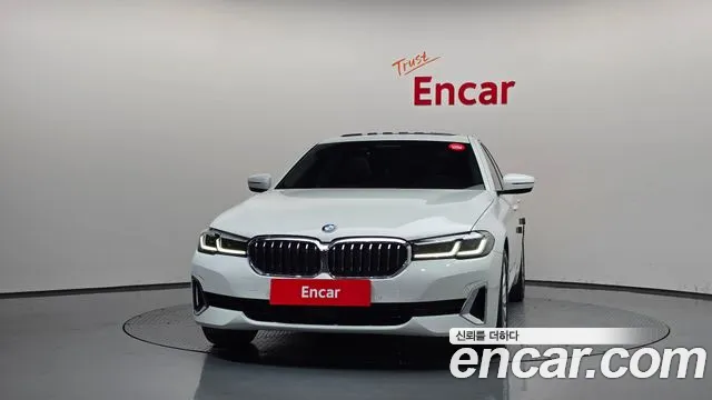BMW 5 Series G30 — Фото автомобиля 3