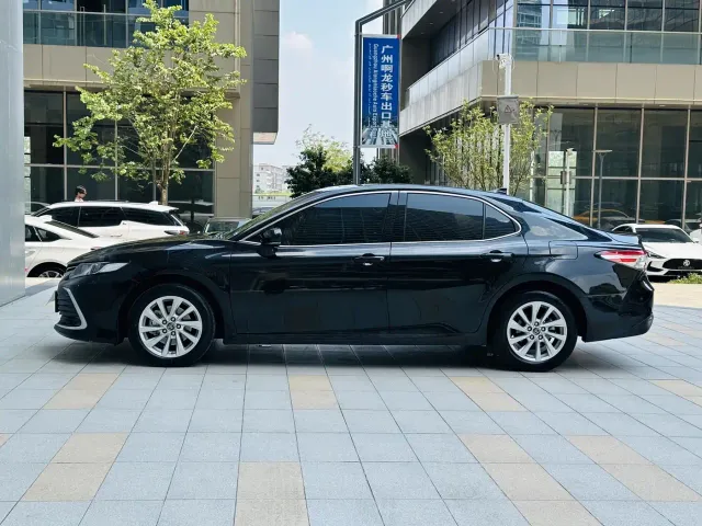 Toyota Camry — Фото автомобиля 4