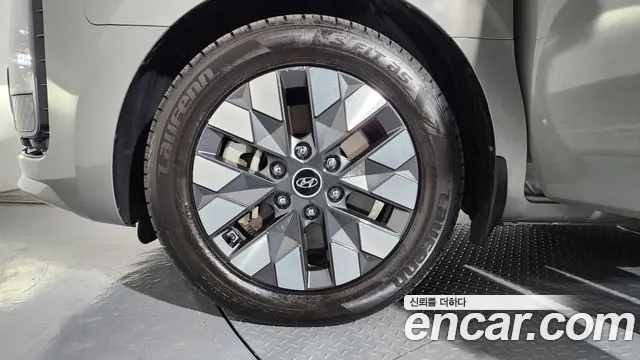 Hyundai Staria Staria 4WD Lounge 9 мест — Фото автомобиля 5