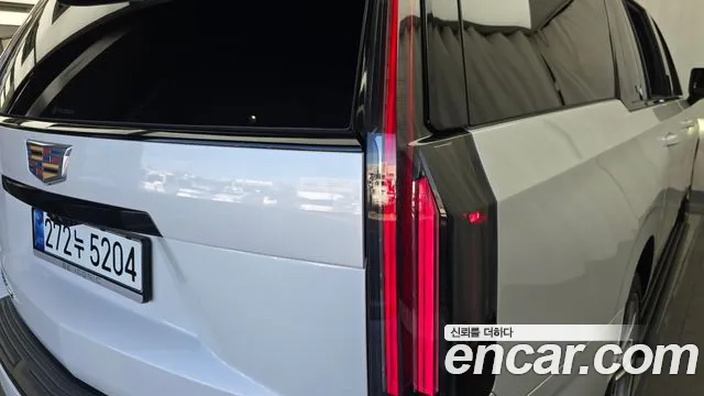 Cadillac Escalade Generation 5 — Фото автомобиля 23