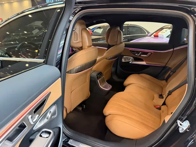 Mercedes-Benz E-Class — Фото автомобиля 7