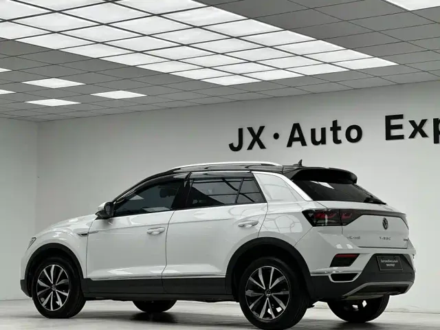 Volkswagen T-Roc — Фото автомобиля 24