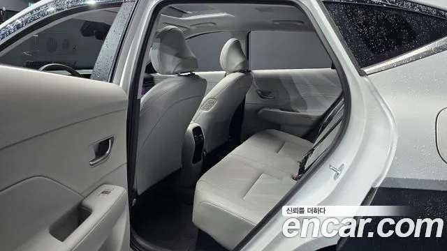 Hyundai Kona — Фото автомобиля 12
