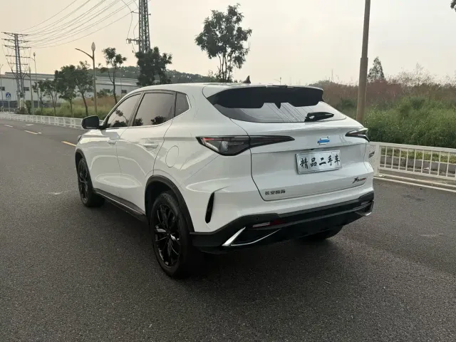 Changan X5 Plus — Фото автомобиля 4