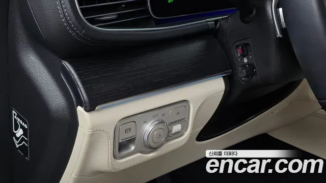 Mercedes-Benz GLE-Class — Фото автомобиля 27